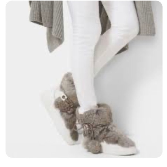 Michael Kors leather and fur sneaker-booties - Picture 2 of 10